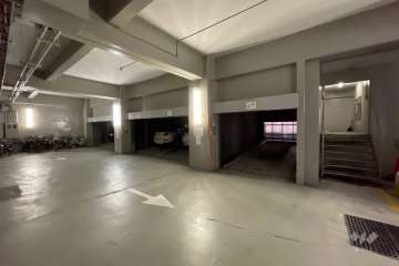 敷地内駐車場（屋内機械式）
