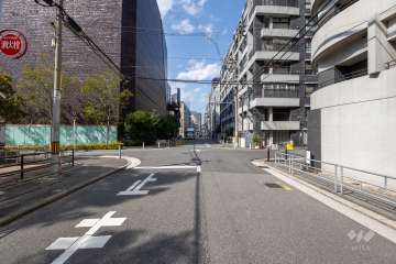 敷地西側の前面道路　