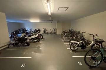 駐輪場とバイク置場