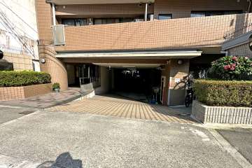 駐車場の出入口