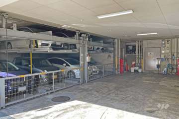 敷地内駐車場（屋内機械式）