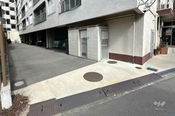 駐車場の出入り口　