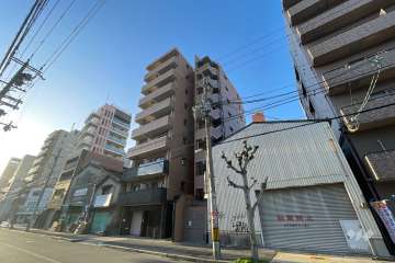 ジュネーゼグラン南堀江の外観（北西側から）
