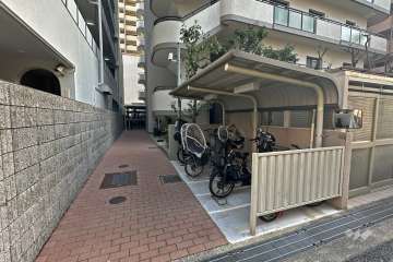 駐輪場（屋根付き）