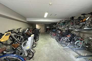 駐輪場（屋内ラック式）