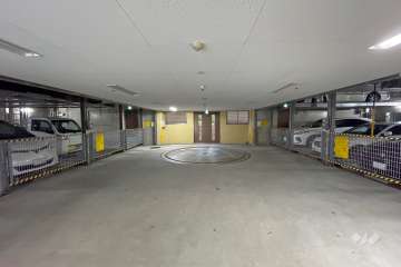 敷地内駐車場（屋内機械式）
