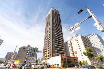パークタワー大阪中之島フロントの外観（南側から）