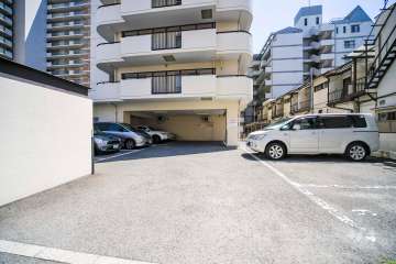 敷地内駐車場（屋外平面式・屋内平面式）