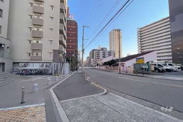 敷地東側の前面道路