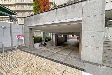 駐車場の出入り口