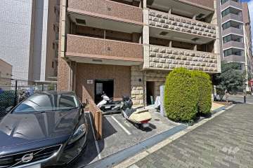 敷地内駐車場（屋内平面式）・バイク置場