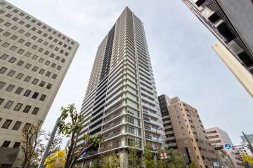 プレミストタワー靭本町の外観（南東側から）