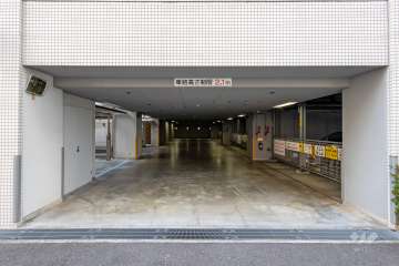 駐車場の出入り口