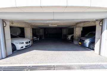 駐車場出入り口