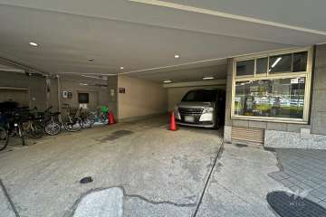 敷地内駐車場（屋内平面式）