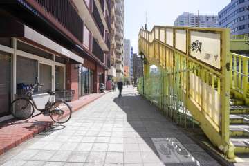 敷地南西側の前面道路