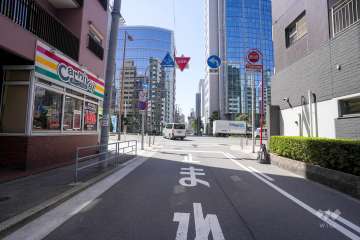 敷地北西側の前面道路