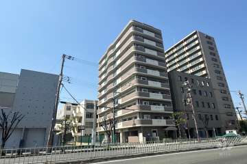 ユニライフ大阪ドーム前の外観（南東側から）