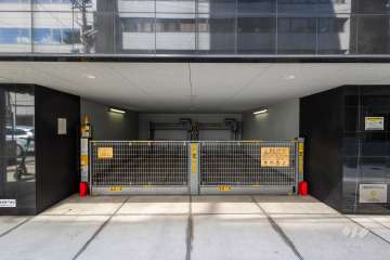 敷地内駐車場（屋内機械式）