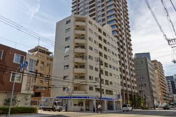 ラポール京町堀の外観（南東側から）