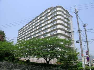コンドミニアム千里中央の外観（南側から）