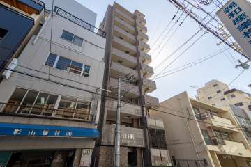 リーガル四ツ橋ドゥーエの外観（北東側から）
