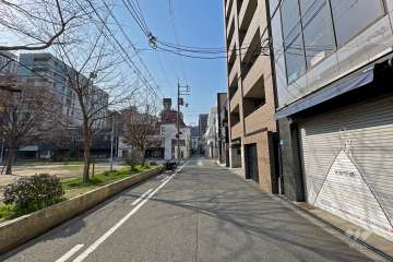敷地東側は『堀江公園』に面しています。