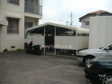 駐車場と駐輪場