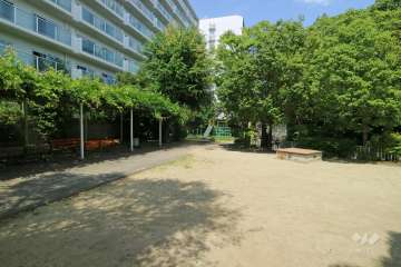 敷地に隣接して『宮ノ池北公園』があります。