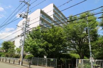 箕面東コーポラスの外観（南西側から）
