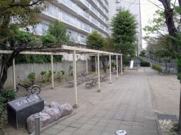 敷地南側にある公園