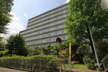 箕面東コーポラスの外観（南東側から）