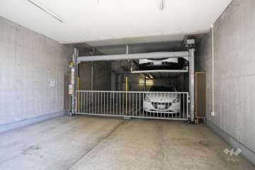 敷地内駐車場（屋内機械式）