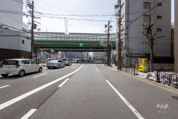 敷地の東側前面道路（北側から）