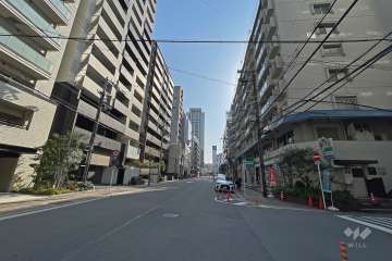 敷地北側の前面道路