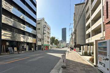 敷地南側の前面道路