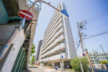 東急ドエルアルス阿波座の外観（東側から）