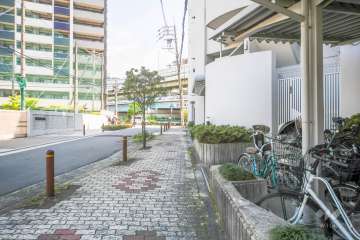 敷地北側の前面道路　