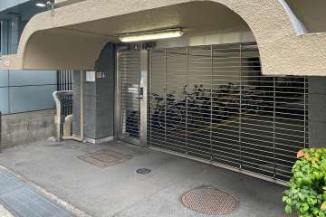 駐車場の出入り口