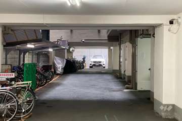 敷地内駐車場（屋外平面式）