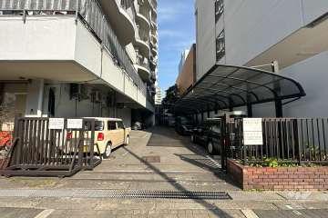 駐車場の出入り口