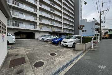 敷地内駐車場（屋外平面式・屋内平面式）