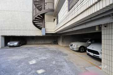 敷地内駐車場（屋内平面式）