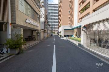 敷地南側の前面道路