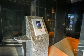 エントランスはオートロック付きです。