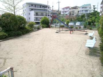 敷地南側にある公園