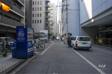 敷地北側の前面道路（東側から）