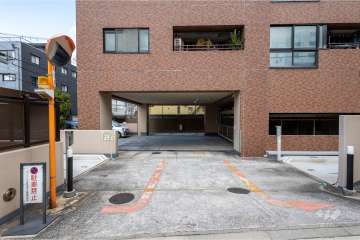 駐車場の出入り口・敷地内駐車場（屋外機械式、屋外平面式、屋内機械式）