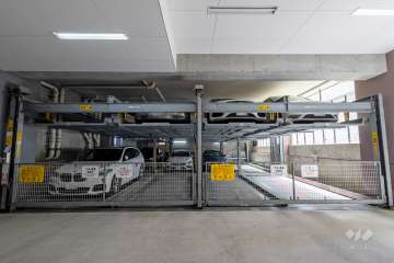 敷地内駐車場（屋内機械式）