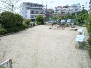 敷地の南側にある公園